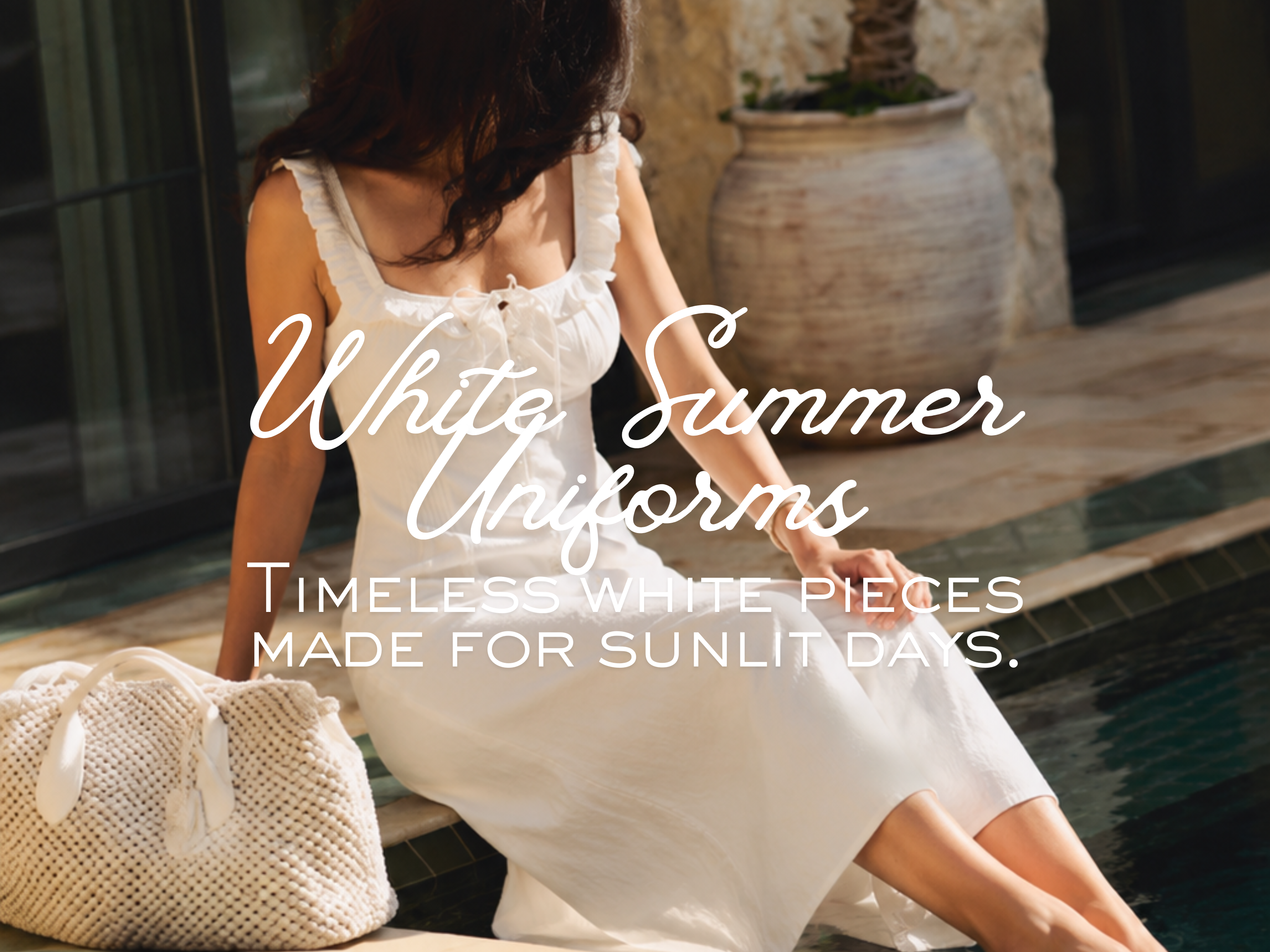 White Summer Uniforms : L'élégance solaire qui domine l'été